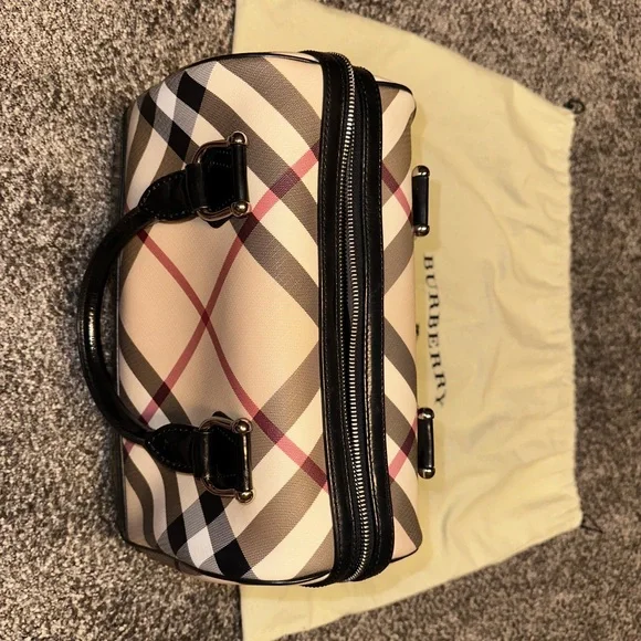 Burberry “Bowling Bag” - Picture 4 of 7